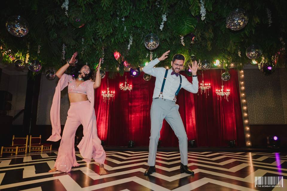 Bollywood couple dance