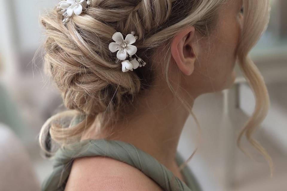 Fishtail lowbun