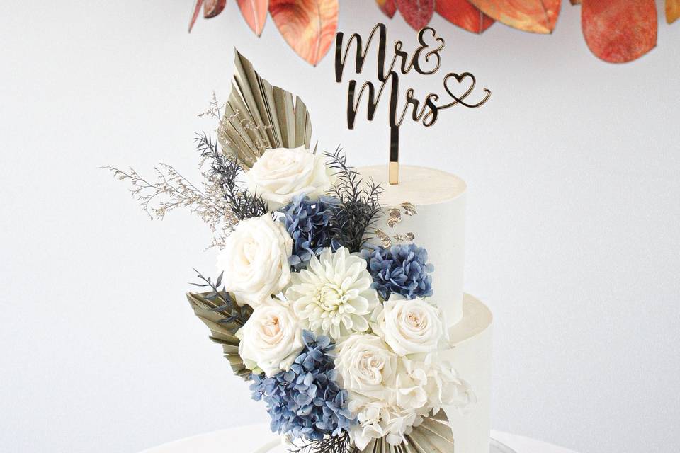 Fresh floral wedding cake