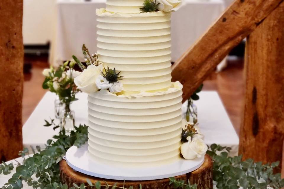 3 tier grooved cake