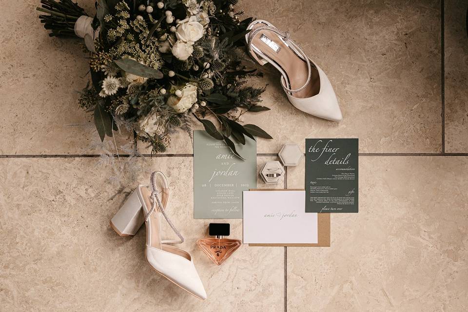 Green invitation set