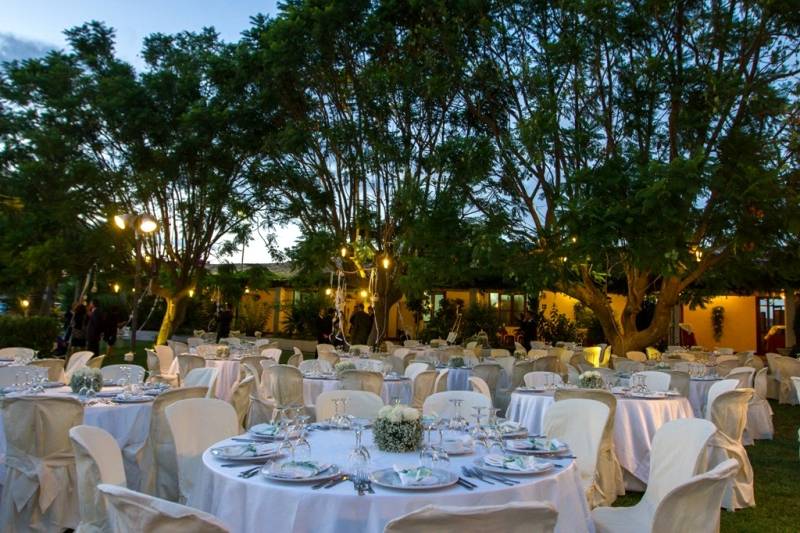 Romantic outdoor wedding breakfast