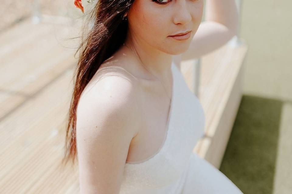 Modern wedding glam
