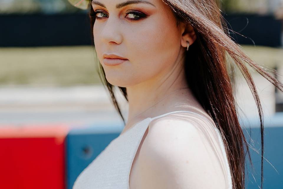 Modern wedding glam