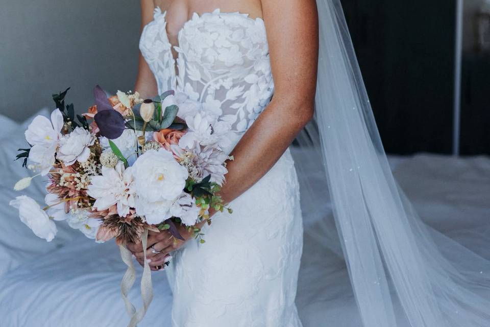 Nude bridal bouquet