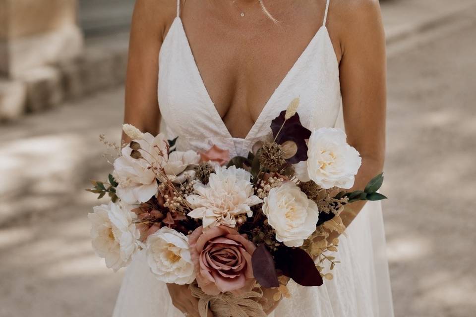Nude bridal bouquet