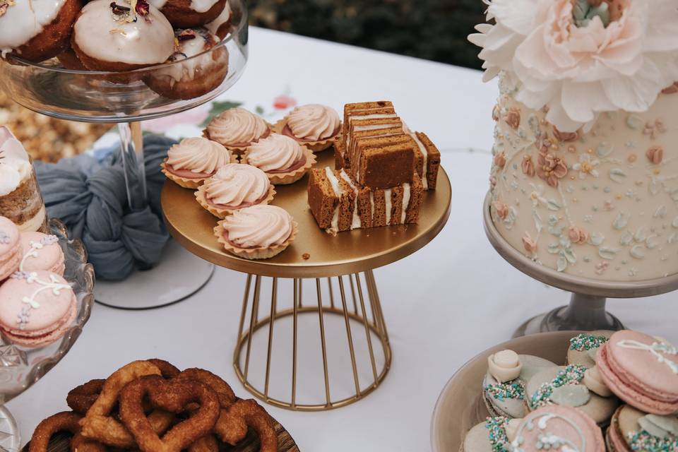 Cake table