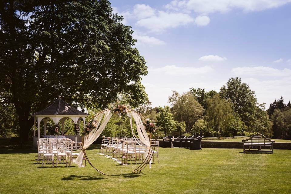 The Manor Lawns Ceremony