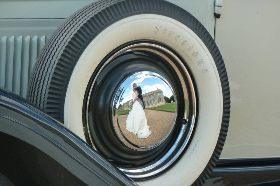 Hub cap reflection