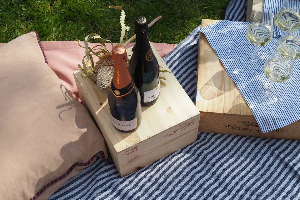 Wine tasting picnic by Cépage