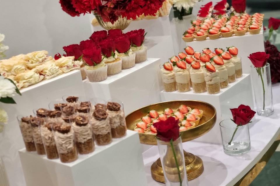 DESSERTS TABLE