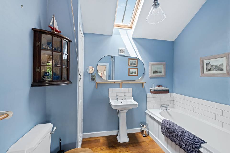 Cottage bathroom