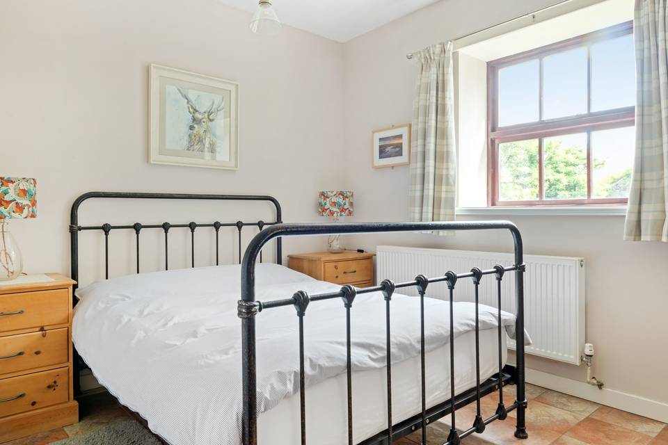 Kingsize bedroom in the barn