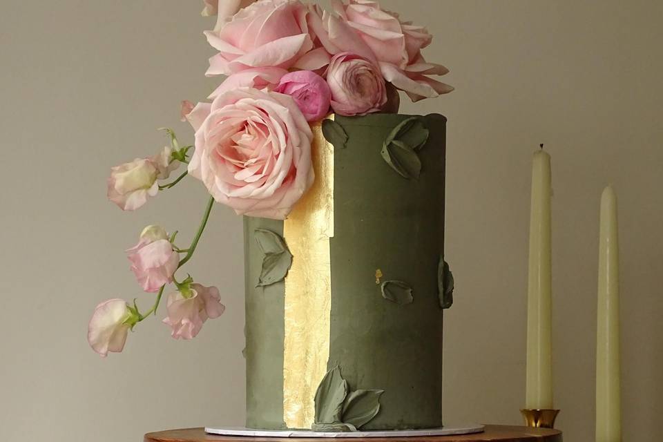 Blush and green single tiered
