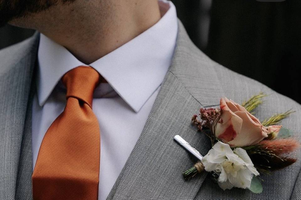 Elegant Groom's Boutonniere