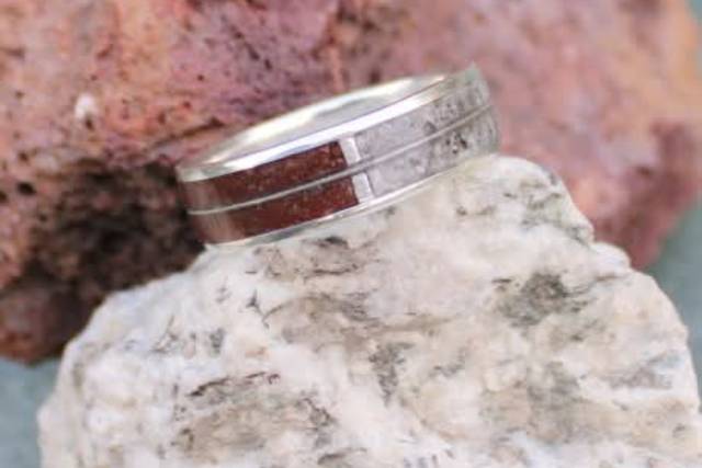 Rock from Everest in a ring!