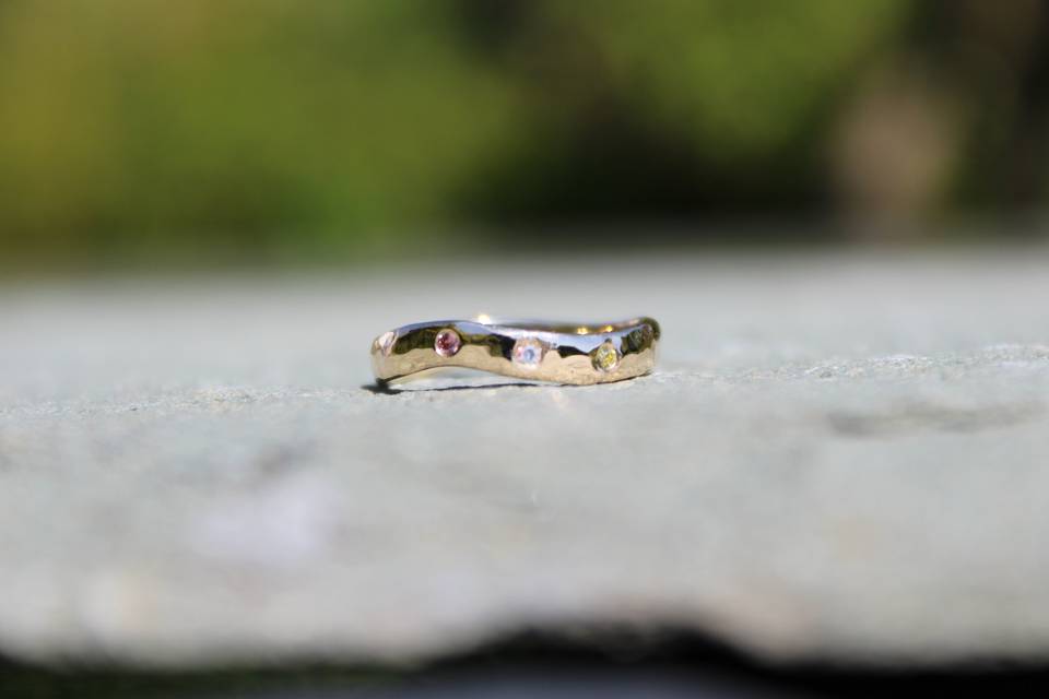 Organic shape hammered gold ri