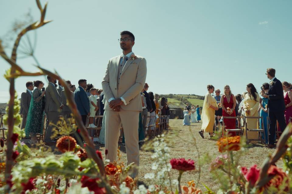 GROOM DOWN AISLE