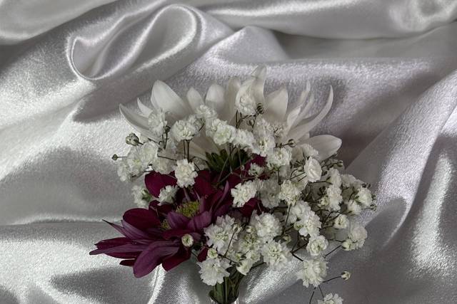 Solid Silver Buttonhole Holder