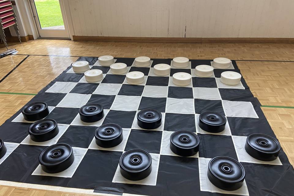 Giant Draughts