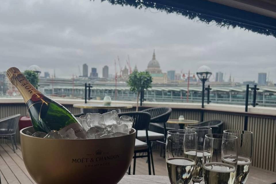 Doggetts Coat and Badge 14