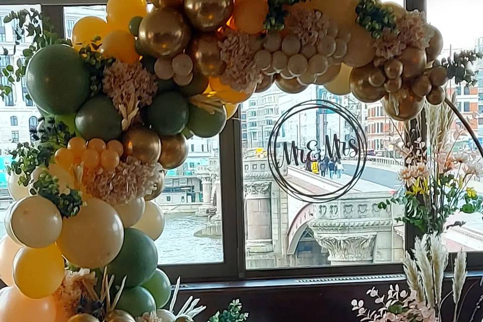 Doggetts Coat and Badge 15