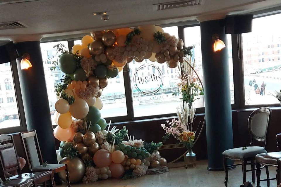 Doggetts Coat and Badge 16