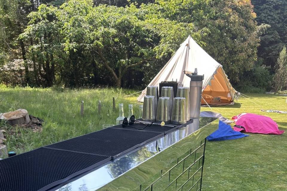 Mirror bar for outdoor wedding