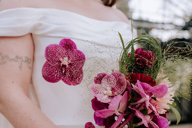 Modern arty bridal bouquet