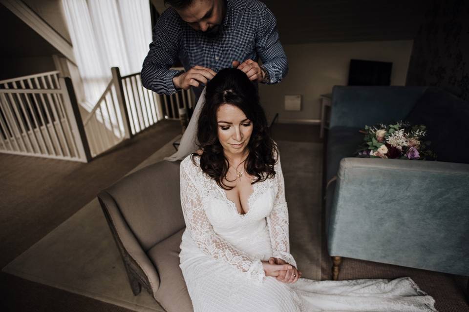 Glamorous wedding hair