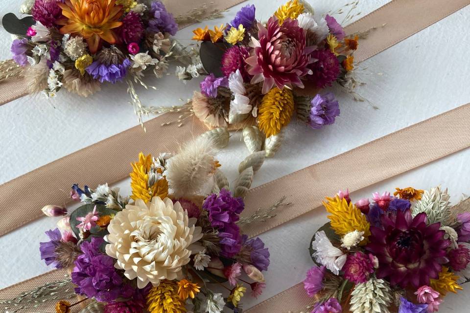 Wrist corsage
