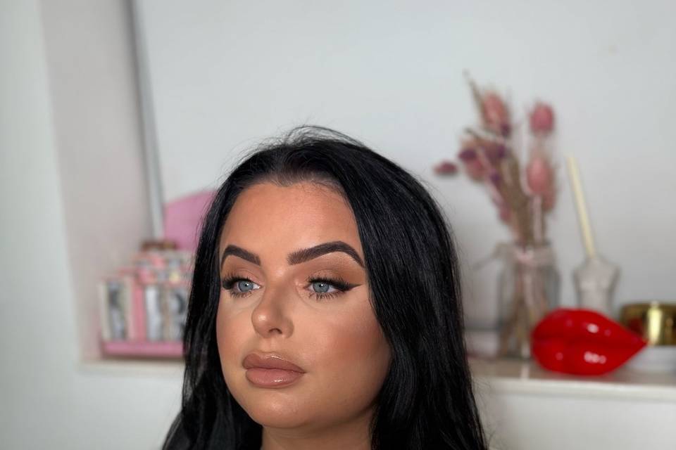 Full glam