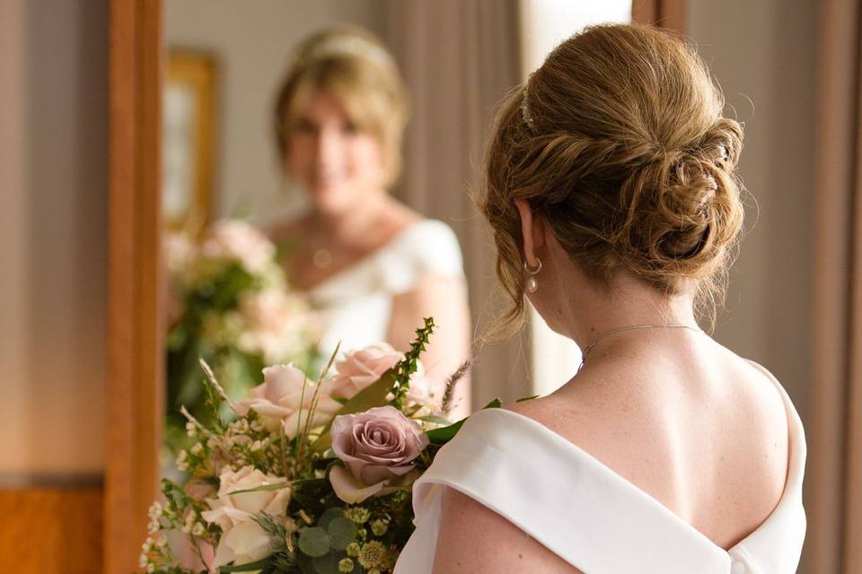 Bridal Hair & Makeup artist.