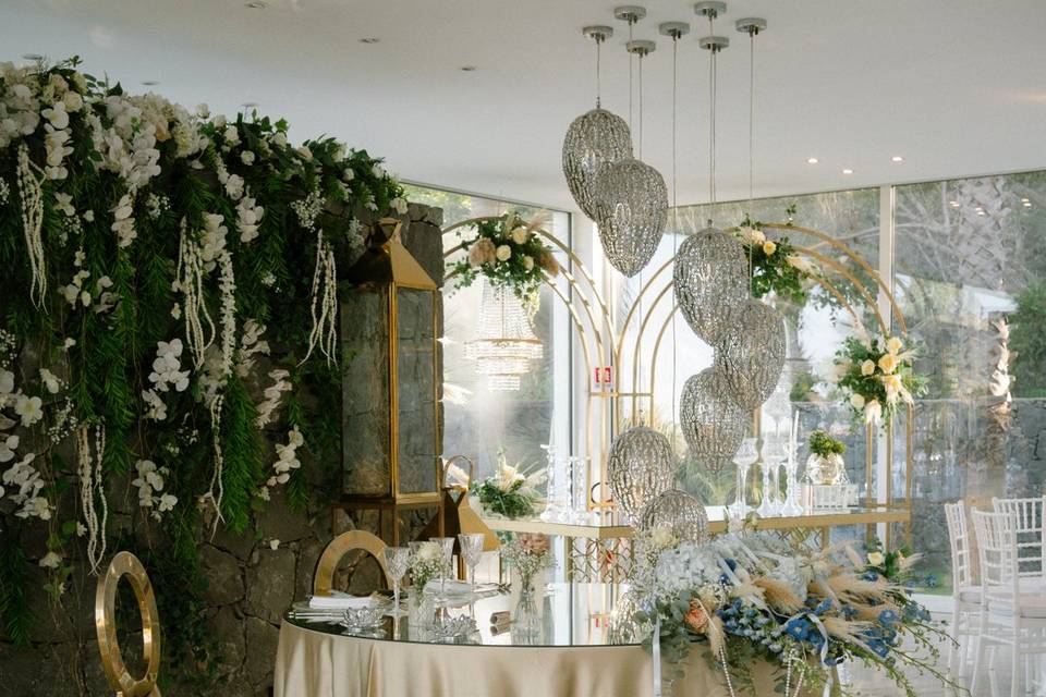 Sweetheart table