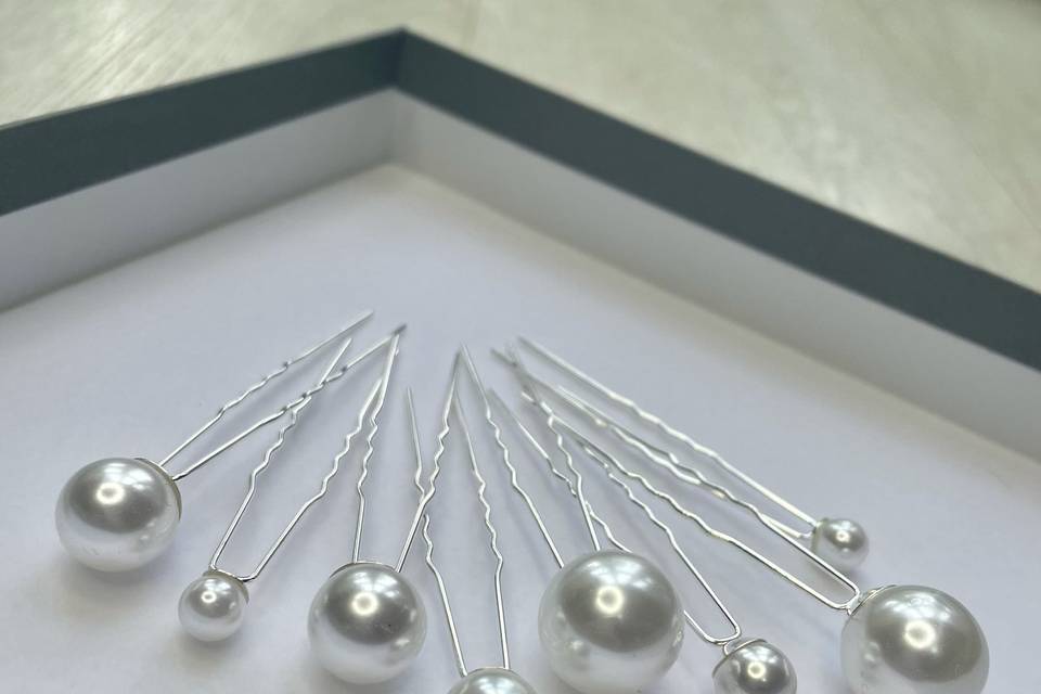 Pearl pins