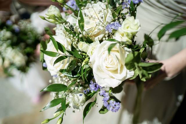Garden whispers florist