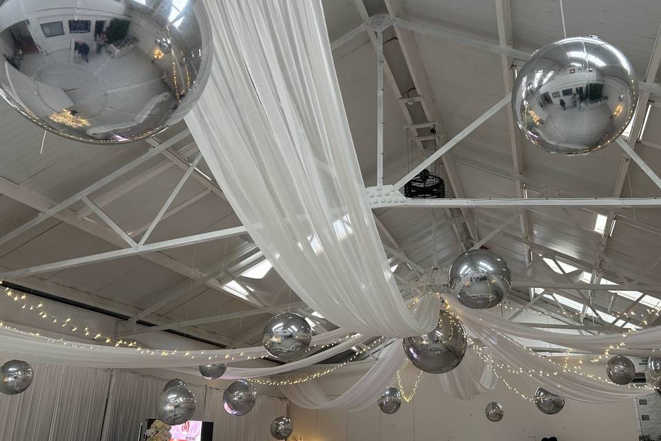 Ceiling decoration option