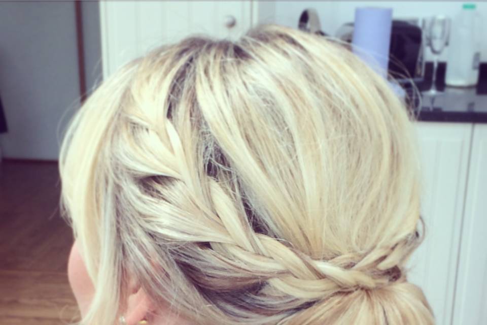 Newcastle bridal hairdresser