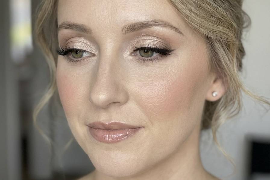 Soft bridal make up