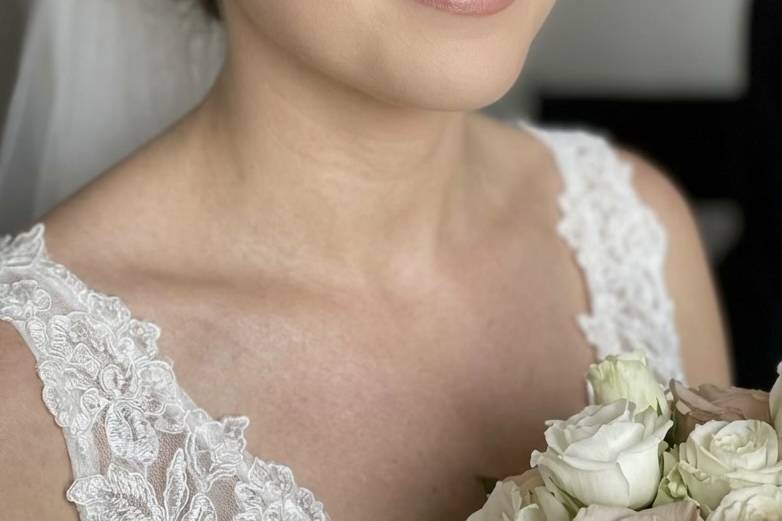 Soft bridal make up