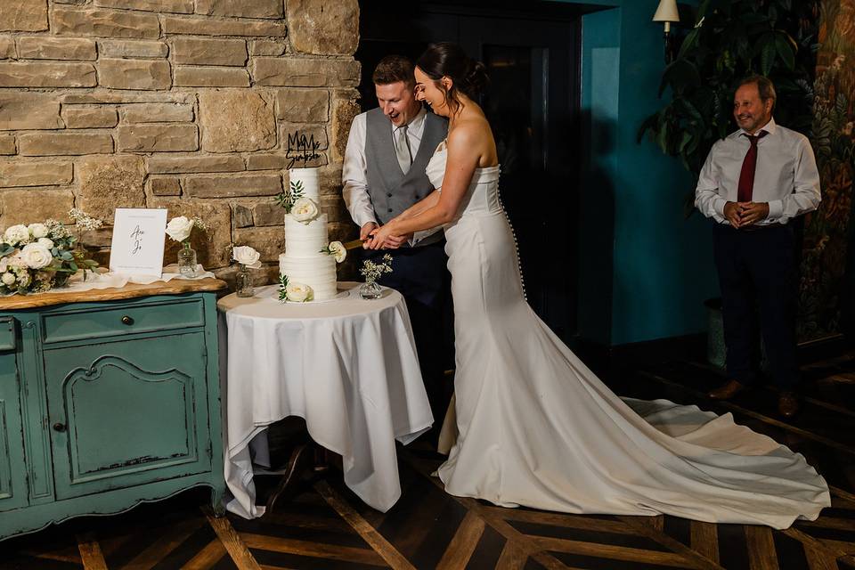 Cutting the cake