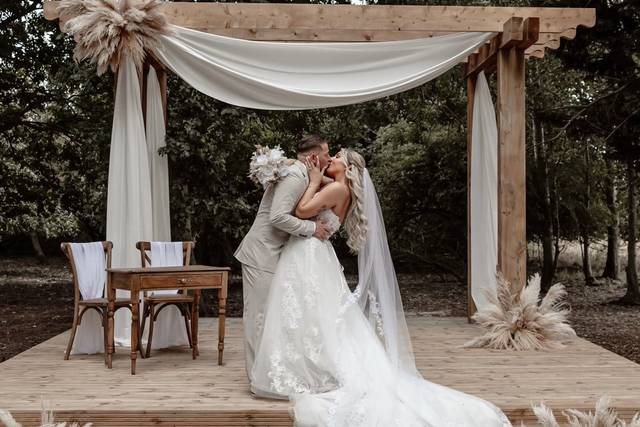 The Manor Woodland Ceremony
