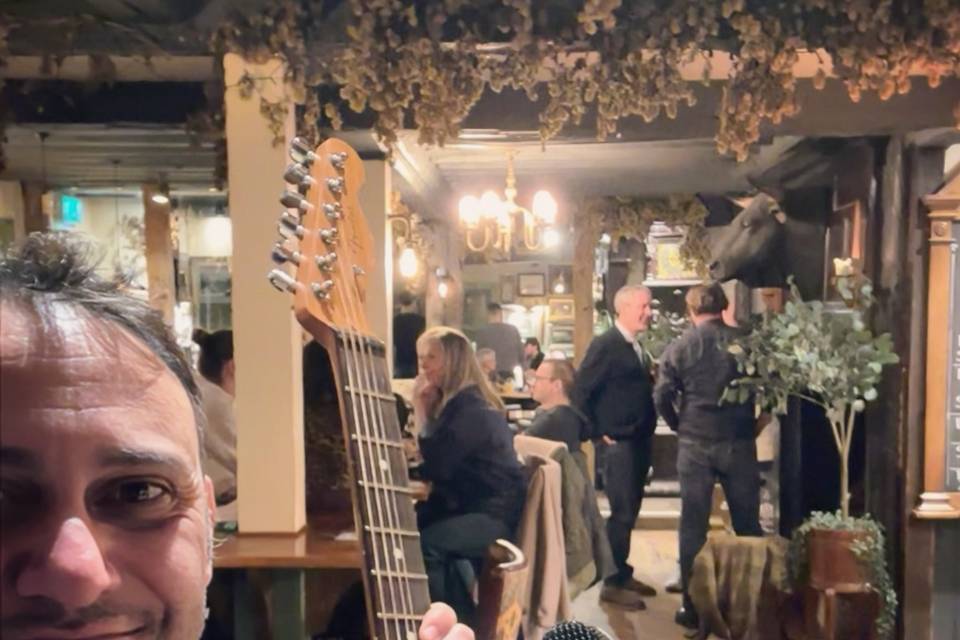 Giovanni at a wedding 7