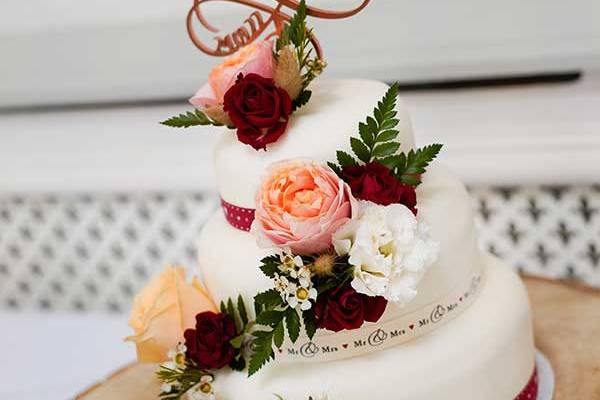 Wedding cake flowers