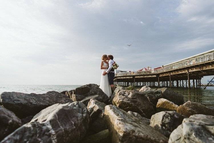 Seaside kisses