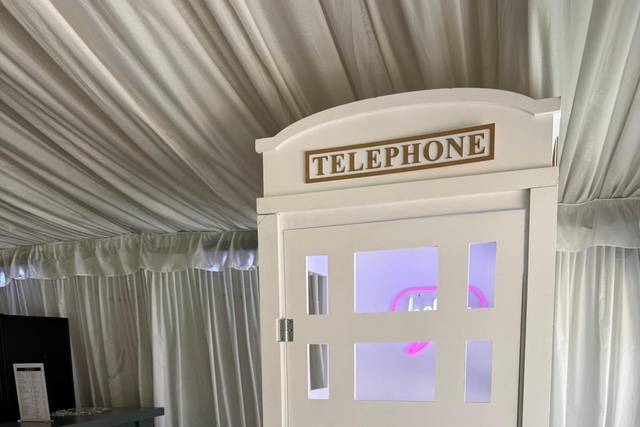 Audio guestbook telephone box