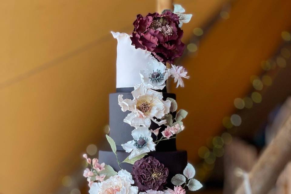 Elegant cake florals