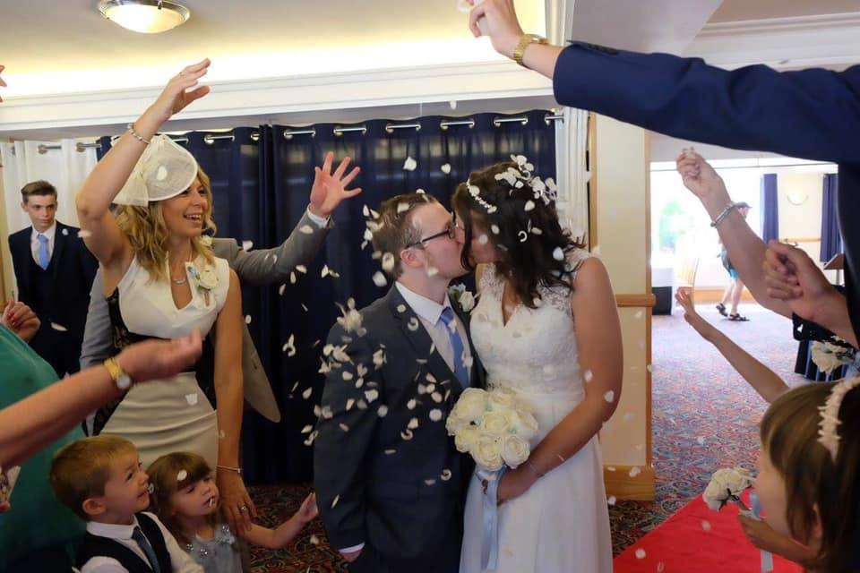 Confetti moment wedding