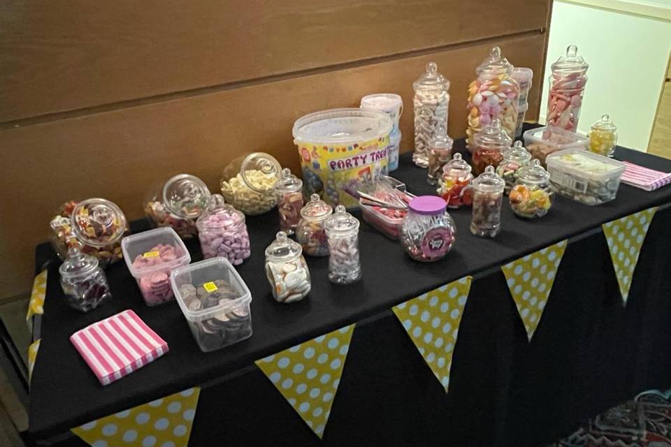 Evening sweets table set up