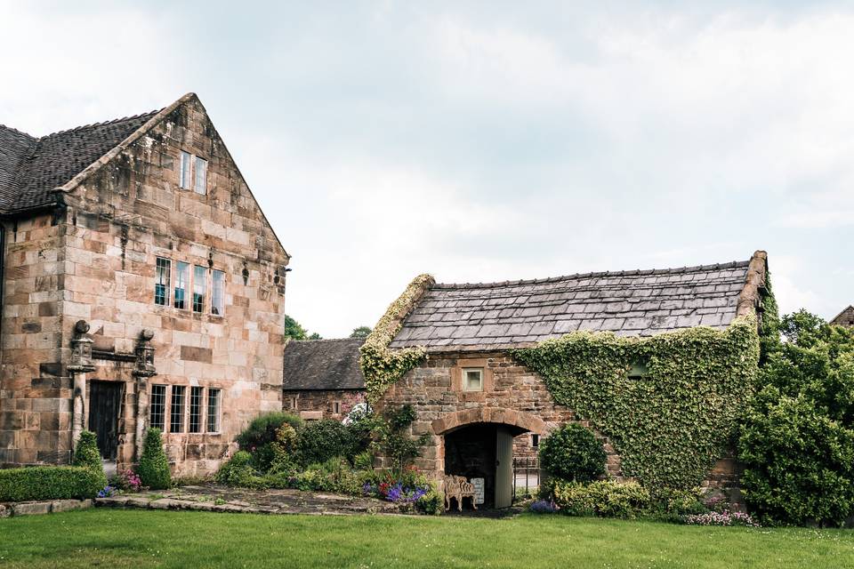 The Ashes Barns and Country House